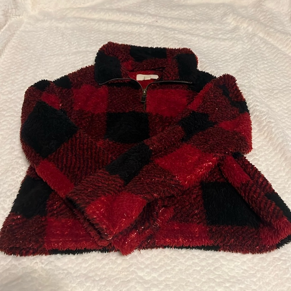Small platted quarter zip fleece a little cropped